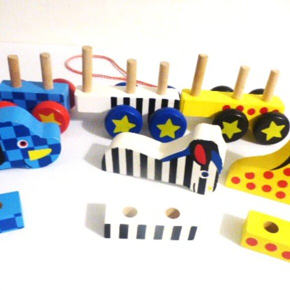 Expired Melissa and Doug ANIMAL TRAIN BUILDING BLOCK #10289 GH1318 Wood Blocks - Picture 5 of 12